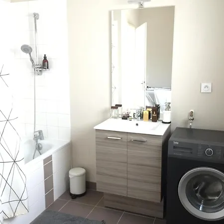 Apartament T2 Cocooning Proche Gare - Balcon - Parking *